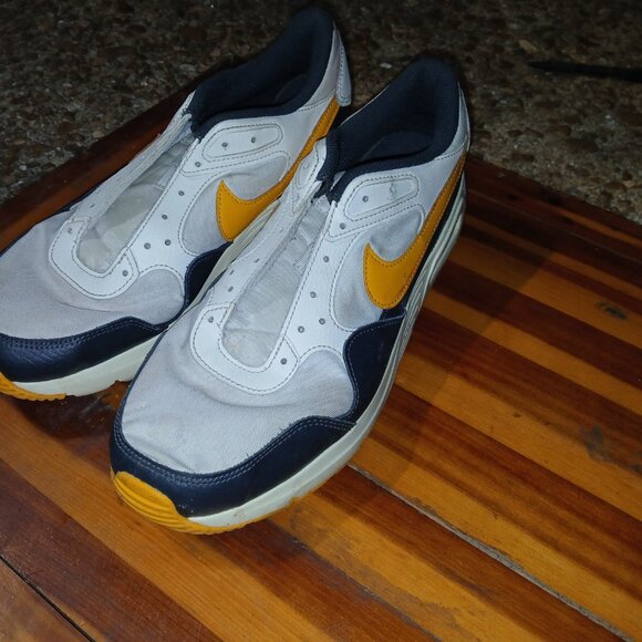 Nike Air Max SC Men's Shoes - White/Grey, Dark Blue, and Gold/Yellow Accents - Picture 2 of 5